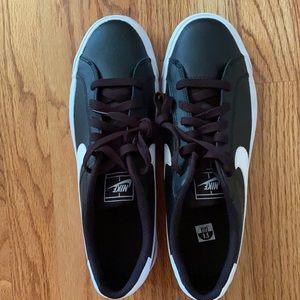 Nike Men's Court Royale AC Sneaker, 9.5 REG